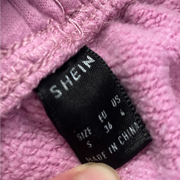 🍒PINK SWEAT SHORTS - SIZE SMALL - Picture 8 of 9